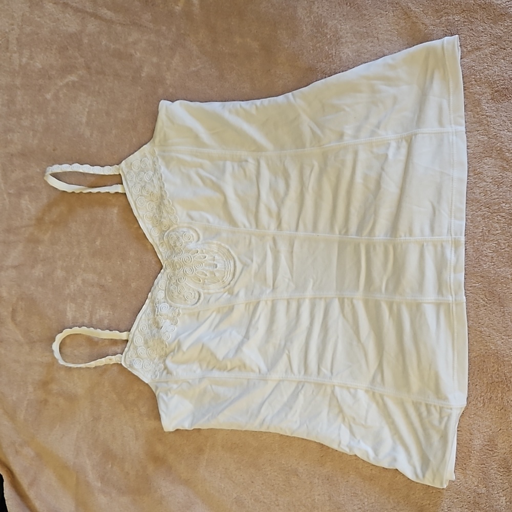 3 Tank Tops - Picture 2 of 13